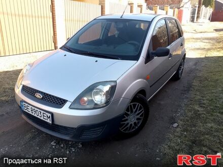 Серый Форд Фиеста, объемом двигателя 1.2 л и пробегом 140 тыс. км за 4200 $, фото 1 на Automoto.ua