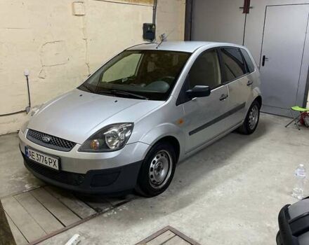 Серый Форд Фиеста, объемом двигателя 1.39 л и пробегом 154 тыс. км за 3000 $, фото 1 на Automoto.ua