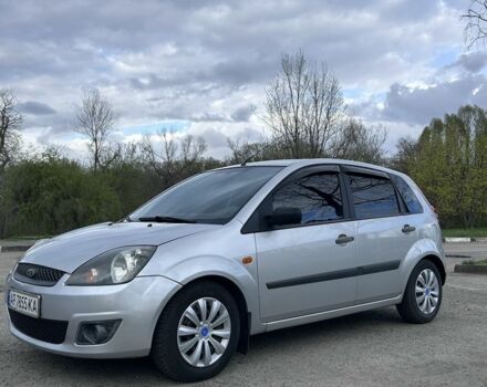 Серый Форд Фиеста, объемом двигателя 1.4 л и пробегом 221 тыс. км за 4000 $, фото 1 на Automoto.ua