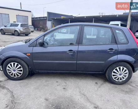 Серый Форд Фиеста, объемом двигателя 1.4 л и пробегом 225 тыс. км за 3700 $, фото 1 на Automoto.ua