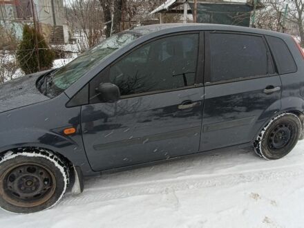 Серый Форд Фиеста, объемом двигателя 1.2 л и пробегом 300 тыс. км за 3300 $, фото 1 на Automoto.ua