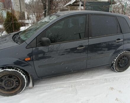 Серый Форд Фиеста, объемом двигателя 1.2 л и пробегом 300 тыс. км за 3300 $, фото 1 на Automoto.ua