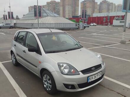 Серый Форд Фиеста, объемом двигателя 1.39 л и пробегом 189 тыс. км за 3900 $, фото 1 на Automoto.ua