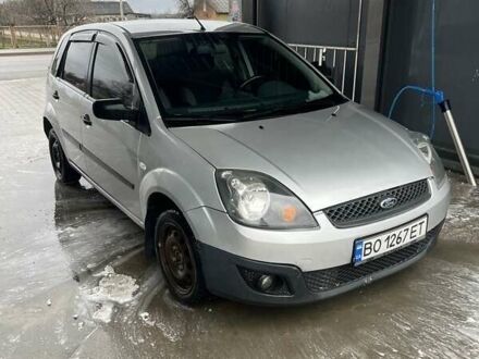 Серый Форд Фиеста, объемом двигателя 1.2 л и пробегом 194 тыс. км за 3300 $, фото 1 на Automoto.ua