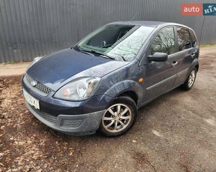 Серый Форд Фиеста, объемом двигателя 1.2 л и пробегом 275 тыс. км за 3500 $, фото 1 на Automoto.ua