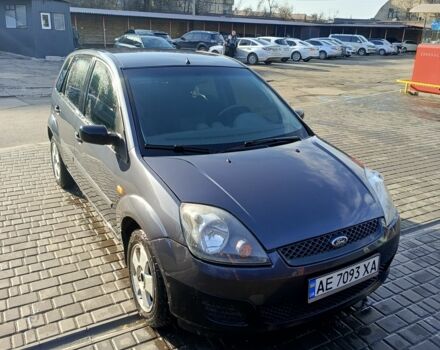 Серый Форд Фиеста, объемом двигателя 1.2 л и пробегом 180 тыс. км за 3700 $, фото 1 на Automoto.ua