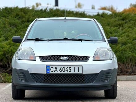Форд Фиеста 2007 в Умани на Automoto.ua Серый Форд Фиеста, объемом двигателя 1.2 л и пробегом 240 тыс. км за 3600 $, фото 1 на Automoto.ua