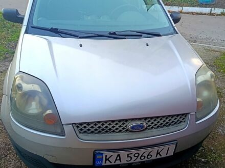 Сірий Форд Фієста, об'ємом двигуна 1.4 л та пробігом 237 тис. км за 3200 $, фото 1 на Automoto.ua