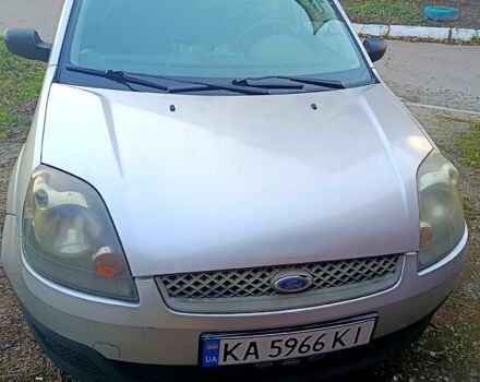 Серый Форд Фиеста, объемом двигателя 1.4 л и пробегом 237 тыс. км за 3200 $, фото 1 на Automoto.ua