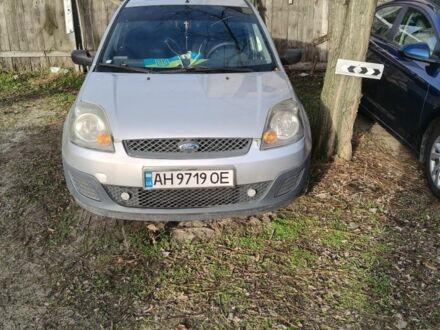 Сірий Форд Фієста, об'ємом двигуна 1 л та пробігом 300 тис. км за 3069 $, фото 1 на Automoto.ua