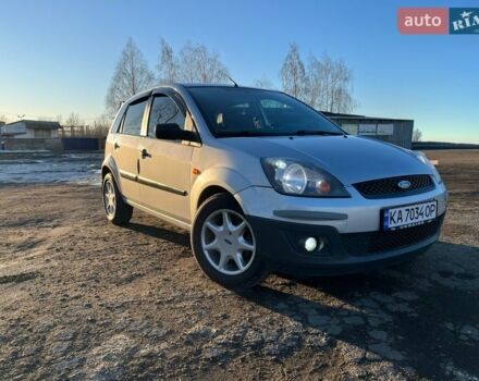Сірий Форд Фієста, об'ємом двигуна 1.4 л та пробігом 174 тис. км за 6100 $, фото 1 на Automoto.ua