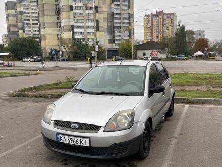 Серый Форд Фиеста, объемом двигателя 1.4 л и пробегом 230 тыс. км за 2800 $, фото 1 на Automoto.ua