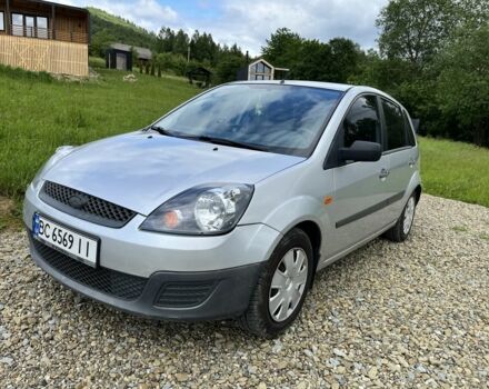 Серый Форд Фиеста, объемом двигателя 1.2 л и пробегом 175 тыс. км за 3900 $, фото 1 на Automoto.ua