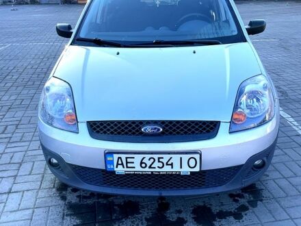 Форд Фиеста 2008 в Павлограде на Automoto.ua Серый Форд Фиеста, объемом двигателя 1.4 л и пробегом 151 тыс. км за 4300 $, фото 1 на Automoto.ua