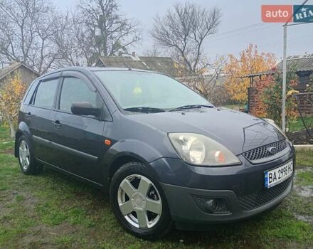 Серый Форд Фиеста, объемом двигателя 1.39 л и пробегом 217 тыс. км за 3700 $, фото 1 на Automoto.ua