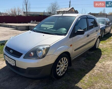 Сірий Форд Фієста, об'ємом двигуна 1.4 л та пробігом 176 тис. км за 4300 $, фото 1 на Automoto.ua