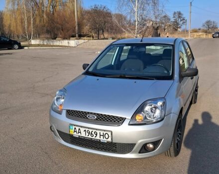 Серый Форд Фиеста, объемом двигателя 1.4 л и пробегом 174 тыс. км за 4700 $, фото 1 на Automoto.ua
