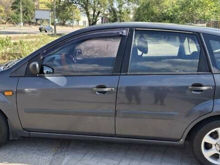 Форд Фиеста 2008 в Запорожье на Automoto.ua Серый Форд Фиеста, объемом двигателя 1.4 л и пробегом 270 тыс. км за 4250 $, фото 1 на Automoto.ua