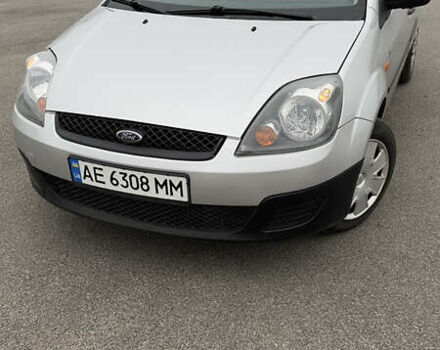 Сірий Форд Фієста, об'ємом двигуна 1.24 л та пробігом 129 тис. км за 5000 $, фото 1 на Automoto.ua