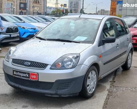 Сірий Форд Фієста, об'ємом двигуна 1.2 л та пробігом 110 тис. км за 4490 $, фото 1 на Automoto.ua