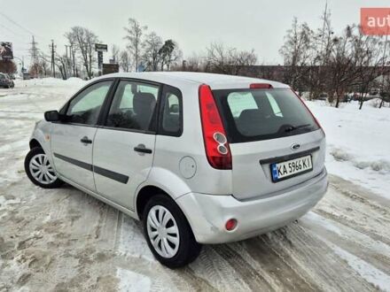 Серый Форд Фиеста, объемом двигателя 1.4 л и пробегом 176 тыс. км за 3750 $, фото 1 на Automoto.ua
