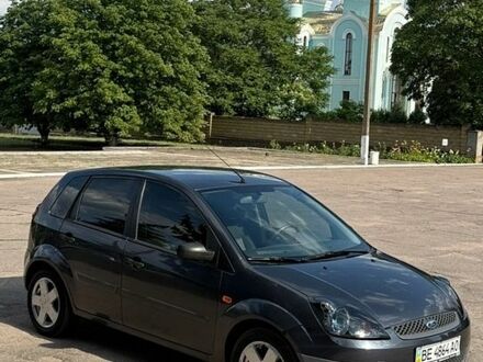 Серый Форд Фиеста, объемом двигателя 1.4 л и пробегом 60 тыс. км за 4950 $, фото 1 на Automoto.ua