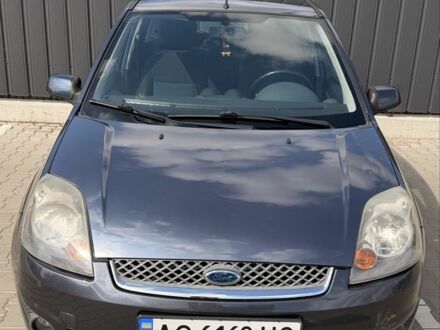 Серый Форд Фиеста, объемом двигателя 1.4 л и пробегом 191 тыс. км за 4300 $, фото 1 на Automoto.ua