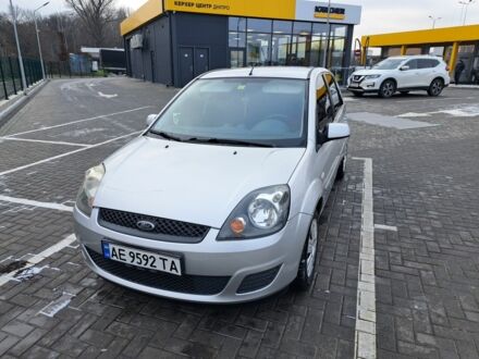 Сірий Форд Фієста, об'ємом двигуна 1.4 л та пробігом 183 тис. км за 3950 $, фото 1 на Automoto.ua