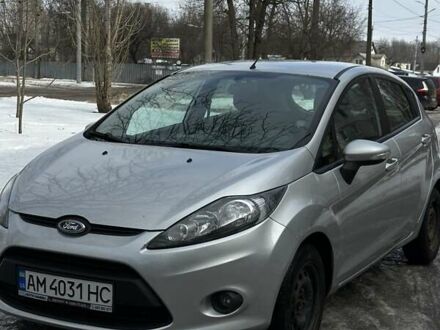 Серый Форд Фиеста, объемом двигателя 1.4 л и пробегом 210 тыс. км за 5000 $, фото 1 на Automoto.ua