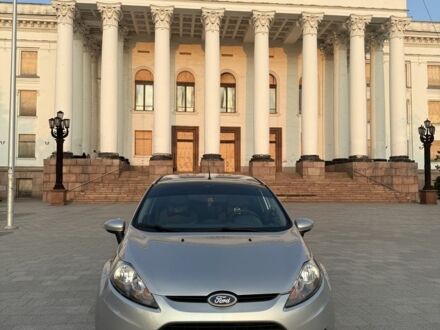 Форд Фиеста 2011 в Краматорске на Automoto.ua Серый Форд Фиеста, объемом двигателя 1.2 л и пробегом 71 тыс. км за 6100 $, фото 1 на Automoto.ua