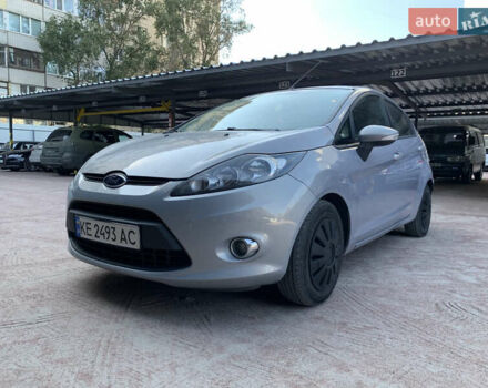 Серый Форд Фиеста, объемом двигателя 1.56 л и пробегом 160 тыс. км за 6800 $, фото 1 на Automoto.ua