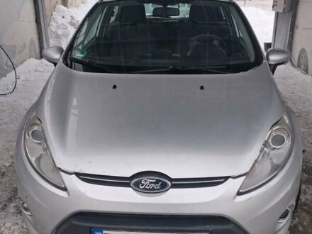 Серый Форд Фиеста, объемом двигателя 1.56 л и пробегом 300 тыс. км за 4200 $, фото 1 на Automoto.ua