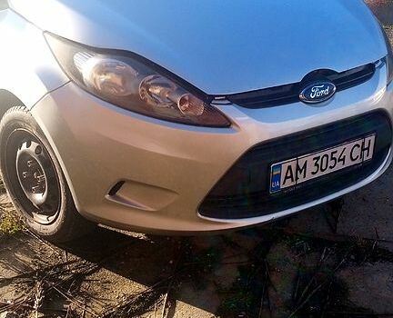 Серый Форд Фиеста, объемом двигателя 1.2 л и пробегом 1100 тыс. км за 5650 $, фото 1 на Automoto.ua