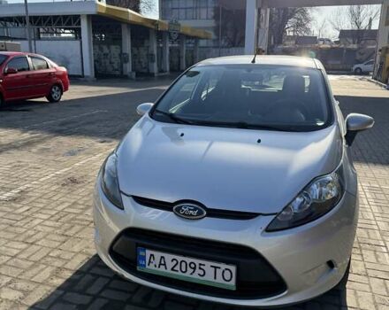 Серый Форд Фиеста, объемом двигателя 1.39 л и пробегом 170 тыс. км за 5800 $, фото 1 на Automoto.ua