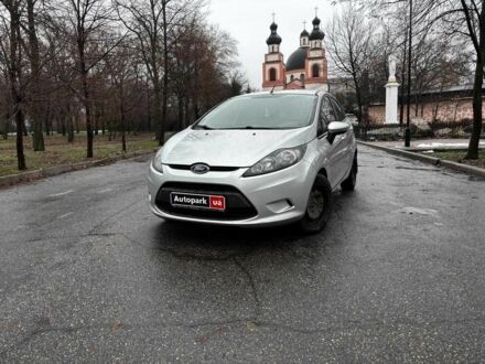 Серый Форд Фиеста, объемом двигателя 1.2 л и пробегом 239 тыс. км за 5990 $, фото 1 на Automoto.ua