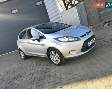 Серый Форд Фиеста, объемом двигателя 1.4 л и пробегом 222 тыс. км за 6700 $, фото 1 на Automoto.ua