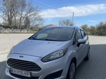 Форд Фиеста 2013 в Ильинцах на Automoto.ua Серый Форд Фиеста, объемом двигателя 1.6 л и пробегом 122 тыс. км за 6100 $, фото 1 на Automoto.ua