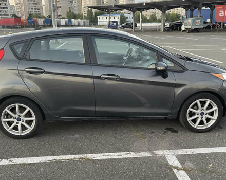 Серый Форд Фиеста, объемом двигателя 1.6 л и пробегом 175 тыс. км за 7700 $, фото 1 на Automoto.ua