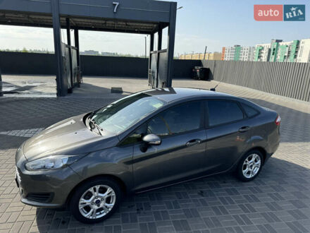 Серый Форд Фиеста, объемом двигателя 1.6 л и пробегом 145 тыс. км за 7500 $, фото 1 на Automoto.ua