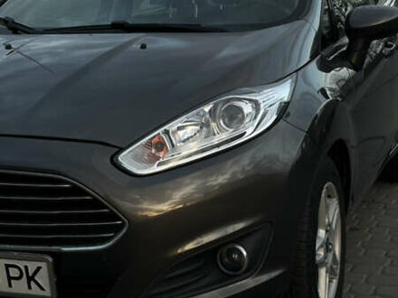 Серый Форд Фиеста, объемом двигателя 1.6 л и пробегом 112 тыс. км за 8600 $, фото 1 на Automoto.ua