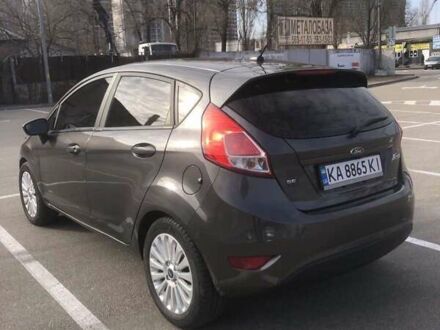 Серый Форд Фиеста, объемом двигателя 1.6 л и пробегом 74 тыс. км за 7700 $, фото 1 на Automoto.ua