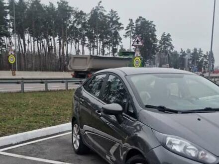 Сірий Форд Фієста, об'ємом двигуна 1.6 л та пробігом 178 тис. км за 9700 $, фото 1 на Automoto.ua
