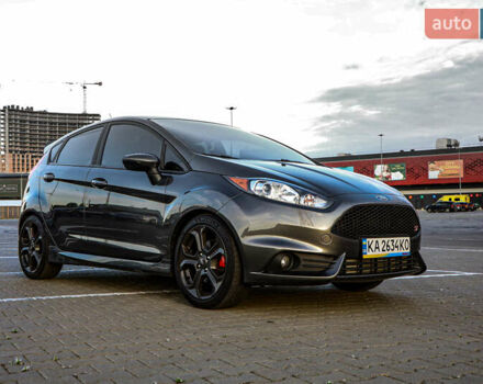 Серый Форд Фиеста, объемом двигателя 1.6 л и пробегом 85 тыс. км за 12500 $, фото 1 на Automoto.ua