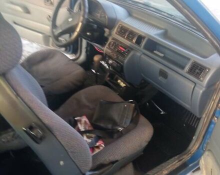 Синий Форд Фиеста, объемом двигателя 1.1 л и пробегом 200 тыс. км за 1000 $, фото 5 на Automoto.ua