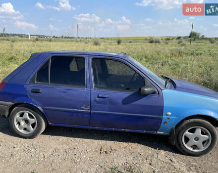 Синий Форд Фиеста, объемом двигателя 1.3 л и пробегом 400 тыс. км за 1029 $, фото 2 на Automoto.ua