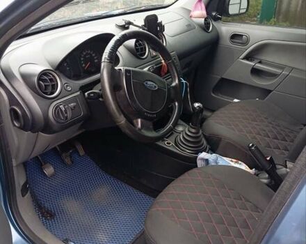 Синий Форд Фиеста, объемом двигателя 1.4 л и пробегом 329 тыс. км за 3800 $, фото 3 на Automoto.ua