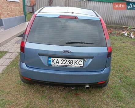 Синий Форд Фиеста, объемом двигателя 1.4 л и пробегом 329 тыс. км за 3800 $, фото 2 на Automoto.ua