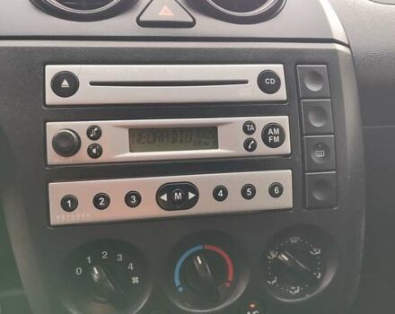 Синий Форд Фиеста, объемом двигателя 1.3 л и пробегом 130 тыс. км за 3700 $, фото 15 на Automoto.ua