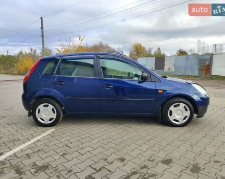 Синий Форд Фиеста, объемом двигателя 1.3 л и пробегом 130 тыс. км за 3700 $, фото 6 на Automoto.ua