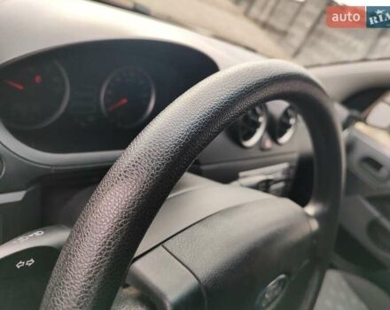 Синий Форд Фиеста, объемом двигателя 1.3 л и пробегом 130 тыс. км за 3700 $, фото 11 на Automoto.ua